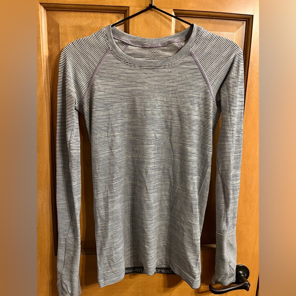 Lululemon Swiftly Tech long Sleeve Shirt 2.0. Size 4.